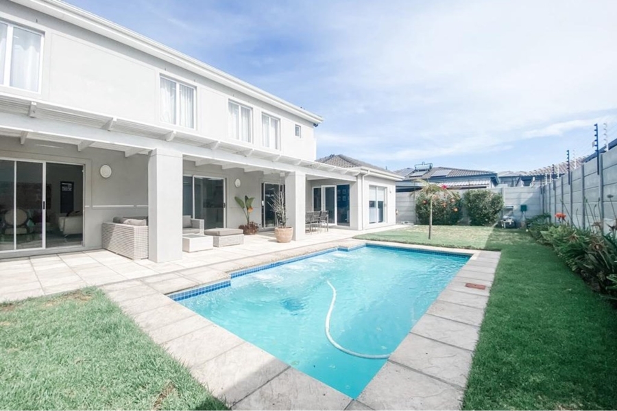 To Let 4 Bedroom Property for Rent in Parklands North Western Cape